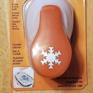 Fiskars Snowflake Lever Punch .6 in/1.5 cm